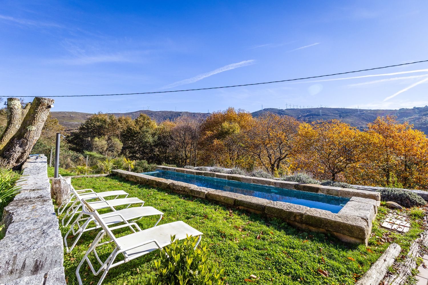 La piscina tiene 10 metros de longitud